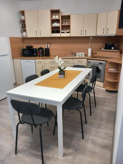 Sunshine Resort Apartment Hajduszoboszlo Bagian luar foto